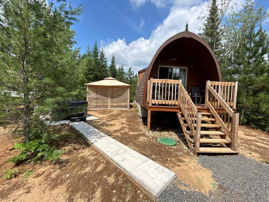 Chalet Alice A Louer Avec Spa Mauricie เซนต์ อเล็กซิส เด มองส์ ภายนอก รูปภาพ