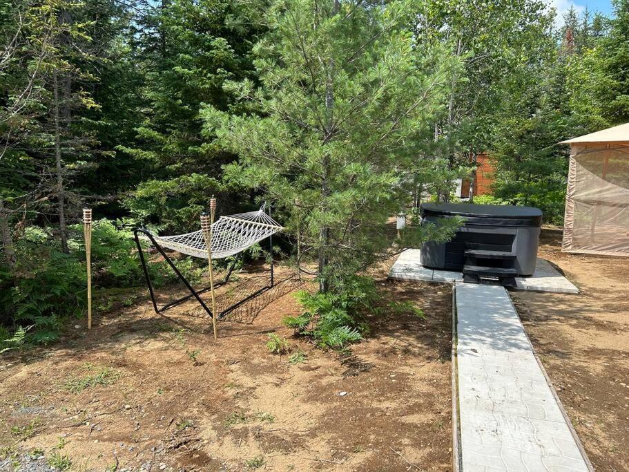Chalet Alice A Louer Avec Spa Mauricie เซนต์ อเล็กซิส เด มองส์ ภายนอก รูปภาพ